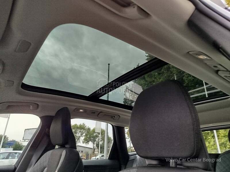 Volvo XC60 B4 MOM PRO AT8 AWD