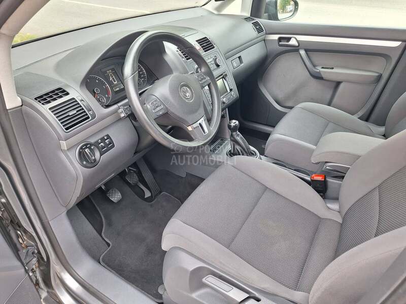 Volkswagen Touran 