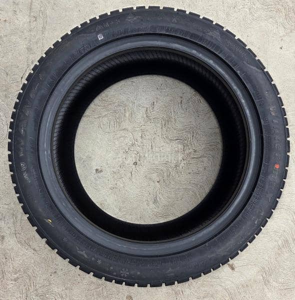 Ostalo 235/45 R17 Zimska