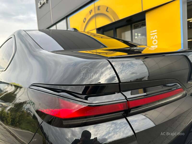 BMW 740 xD M paket SWAROVSKI