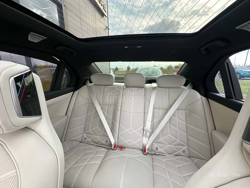 BMW 740 xD M paket SWAROVSKI