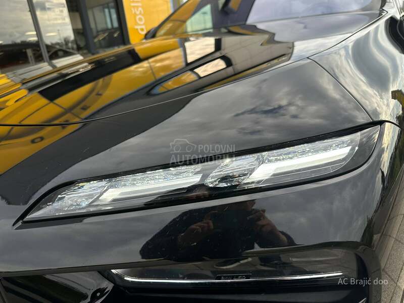 BMW 740 xD M paket SWAROVSKI