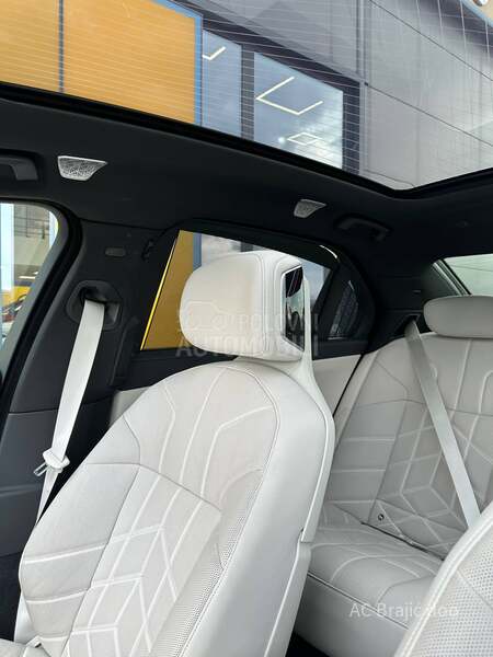 BMW 740 xD M paket SWAROVSKI