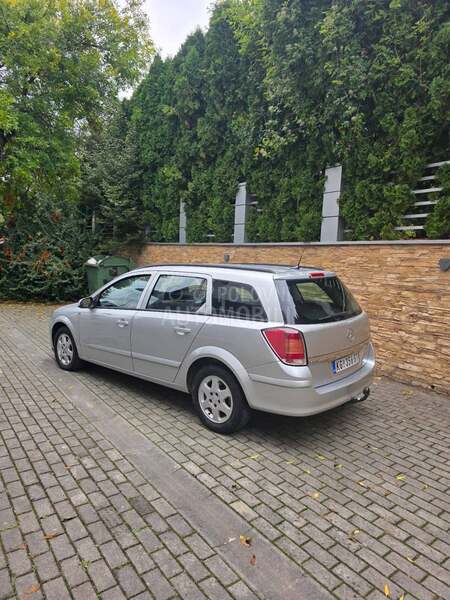 Opel Astra H 