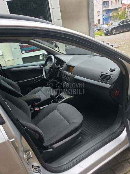 Opel Astra H 