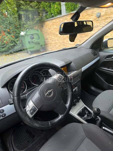 Opel Astra H 