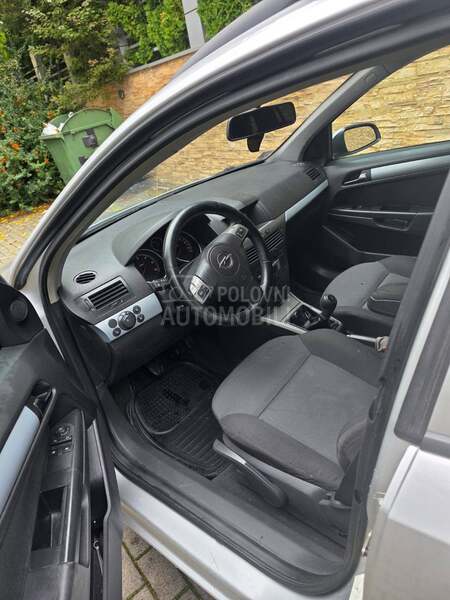 Opel Astra H 