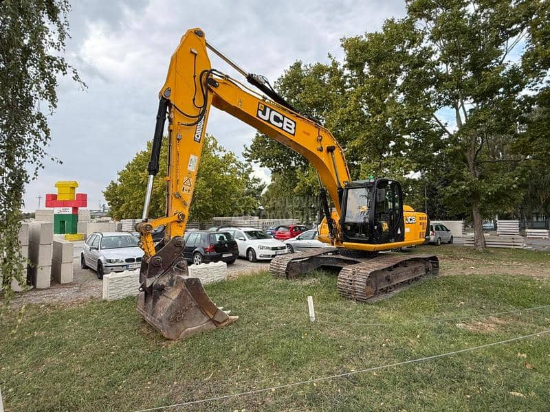 JCB JS 220 LC