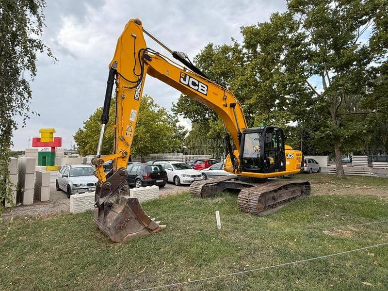 JCB JS 220 LC