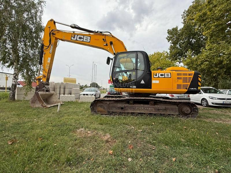 JCB JS 220 LC