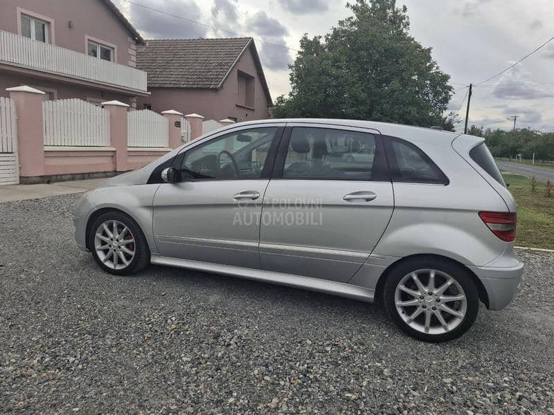 Mercedes Benz B 200 