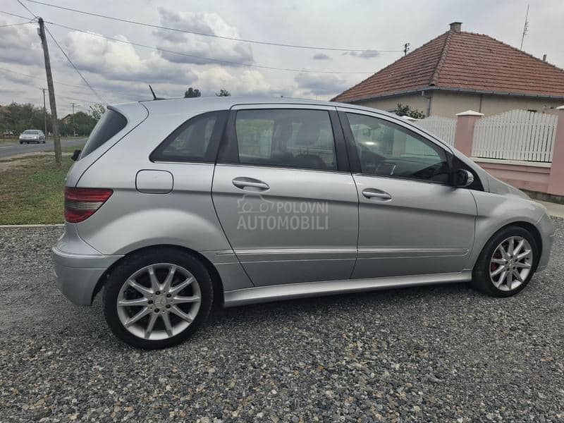 Mercedes Benz B 200 