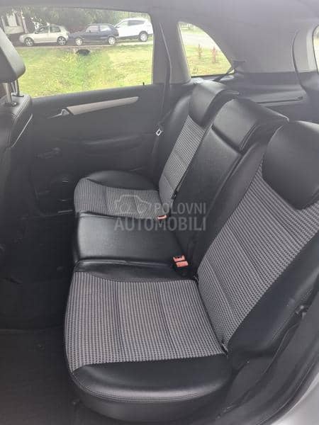 Mercedes Benz B 200 