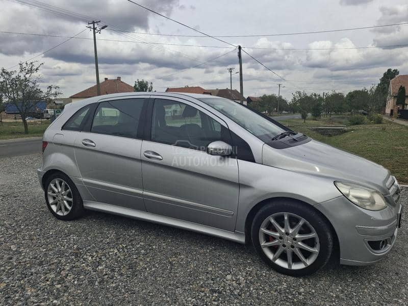 Mercedes Benz B 200 