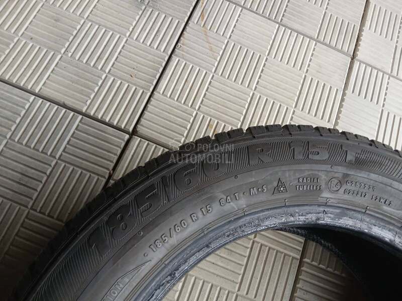 Semperit 185/60 R15 Zimska