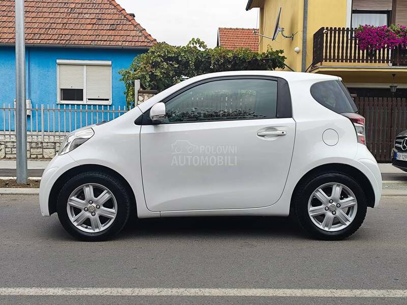 Toyota iQ 1.0 vvti