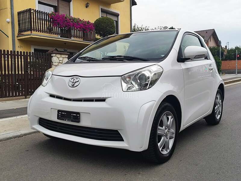Toyota iQ 1.0 vvti