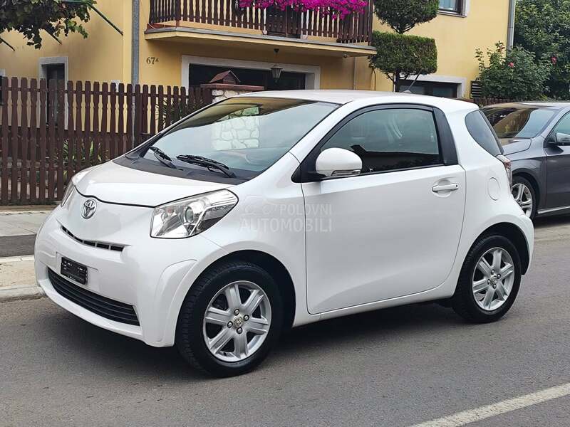 Toyota iQ 1.0 vvti