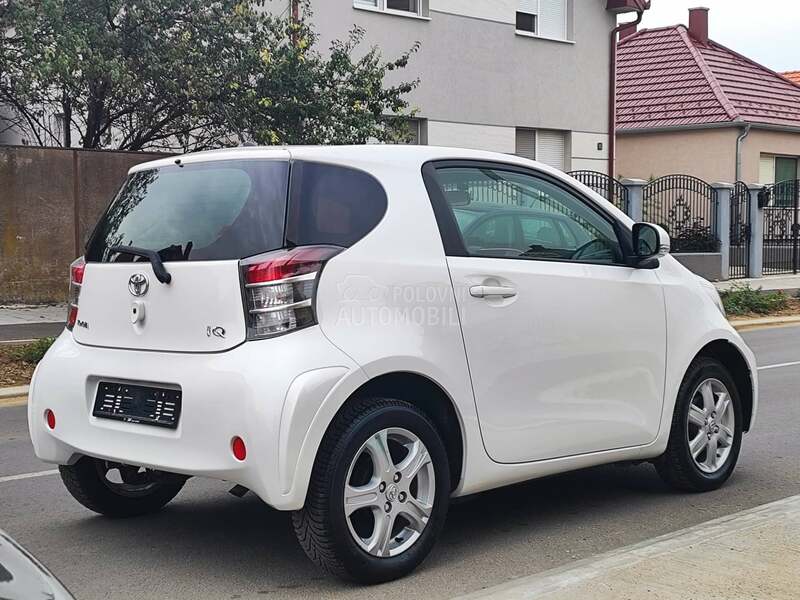 Toyota iQ 1.0 vvti