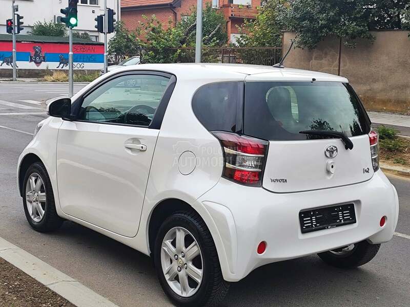 Toyota iQ 1.0 vvti