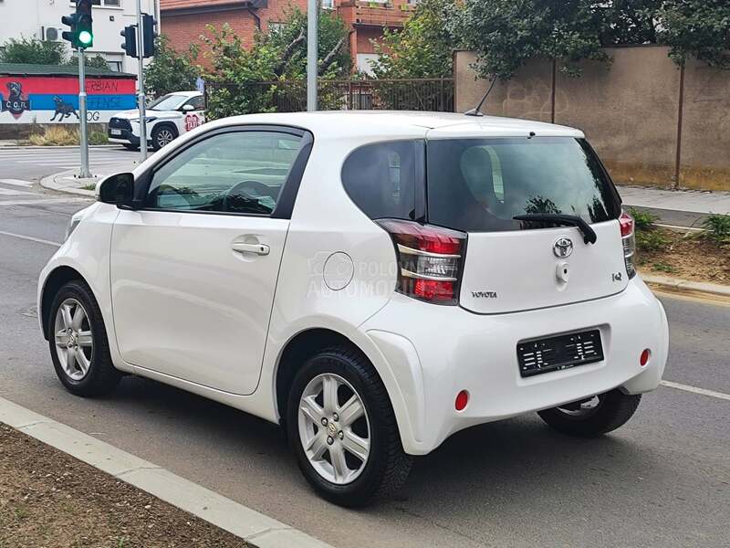 Toyota iQ 1.0 vvti