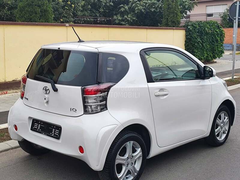 Toyota iQ 1.0 vvti