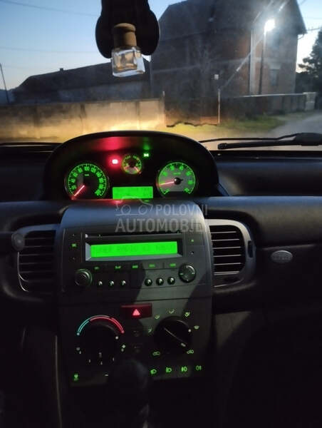 Lancia Ypsilon 