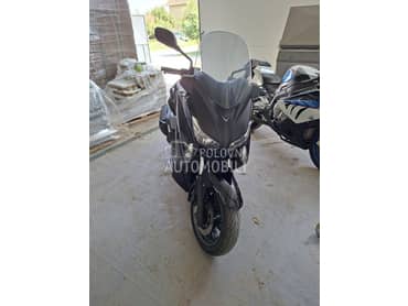 Yamaha XMAX