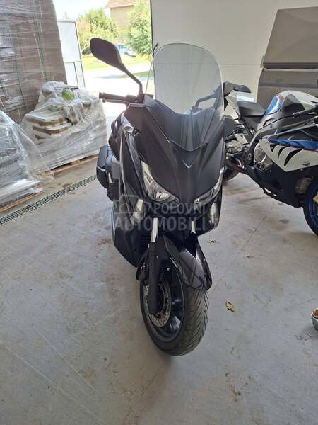 Yamaha XMAX