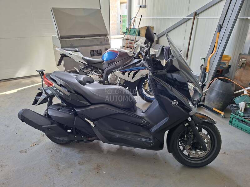 Yamaha XMAX