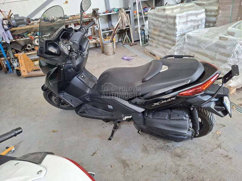 Yamaha XMAX