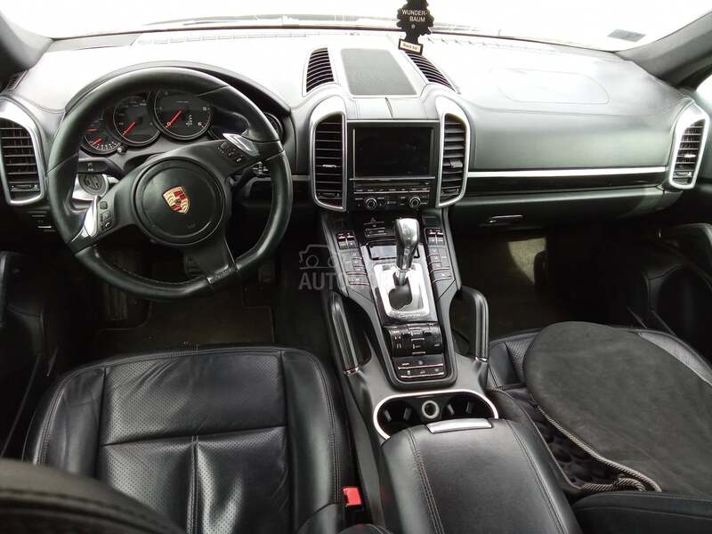 Porsche Cayenne 3.0