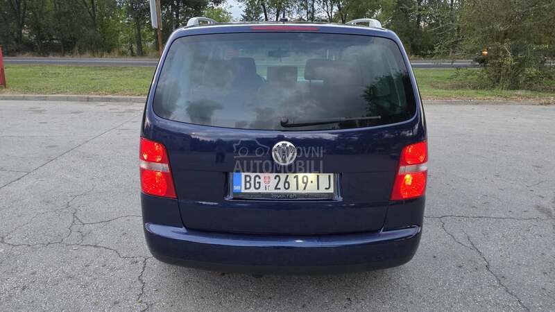Volkswagen Touran 2,0TDI DSG HIGH LINE