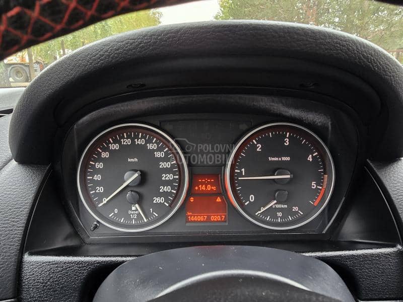 BMW X1 2.0D  SDRIVE. NOV