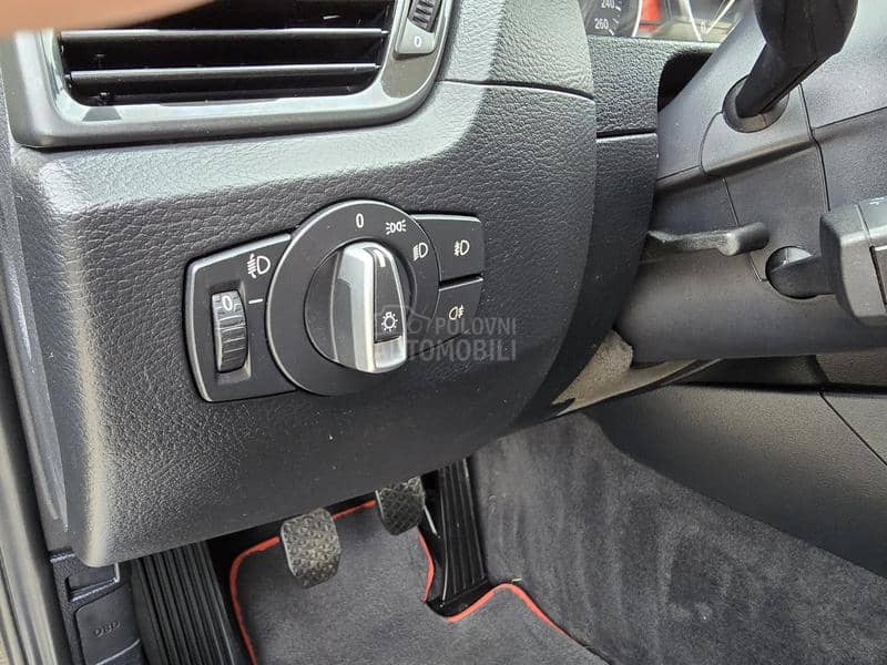 BMW X1 2.0D  SDRIVE. NOV