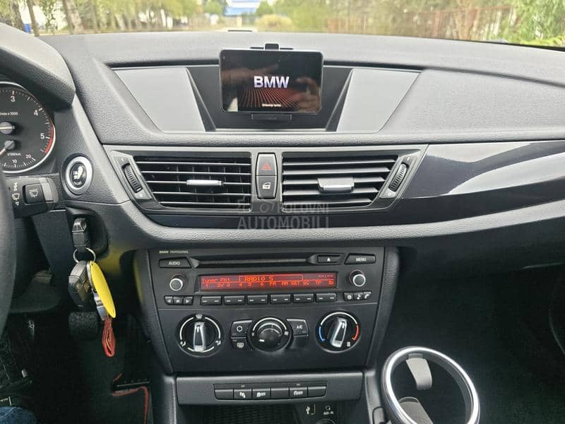 BMW X1 2.0D  SDRIVE. NOV