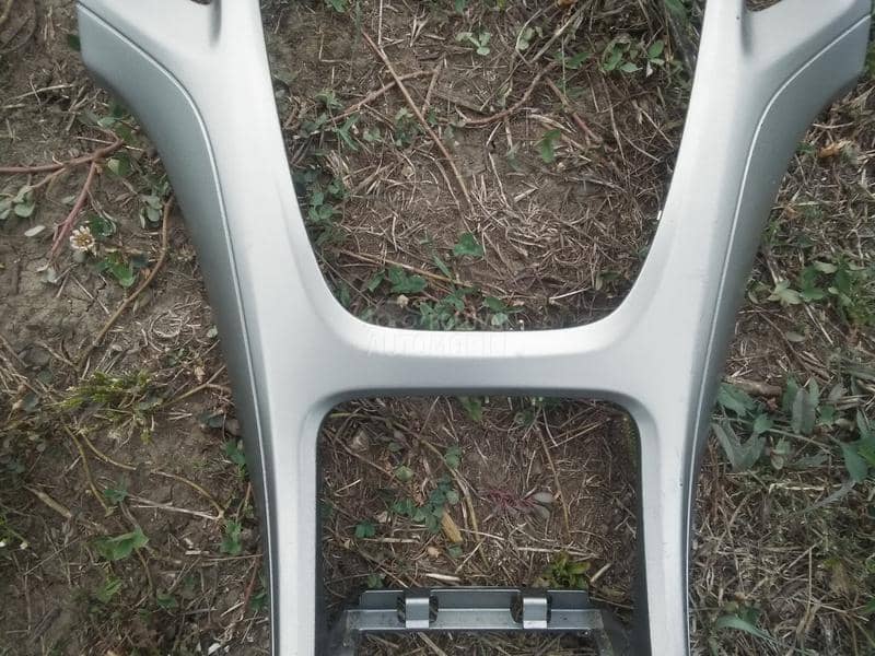 Plastika oko klime i radija