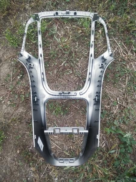 Plastika oko klime i radija