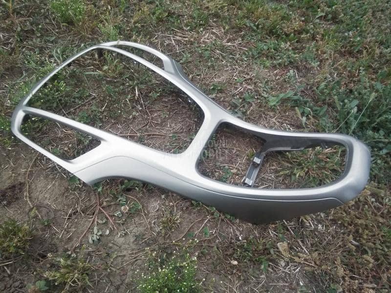 Plastika oko klime i radija