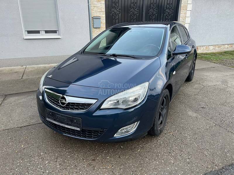 Opel Astra J 