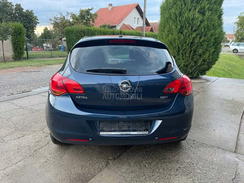 Opel Astra J 