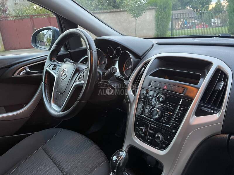 Opel Astra J 