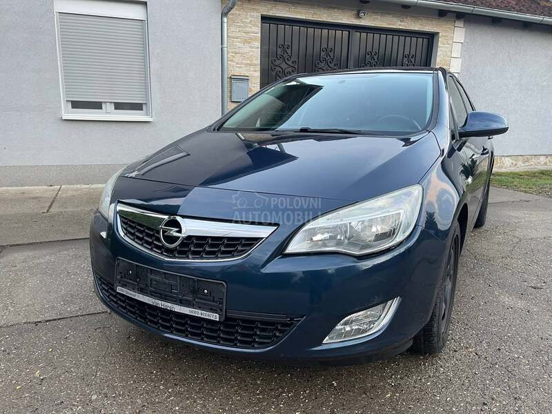 Opel Astra J 