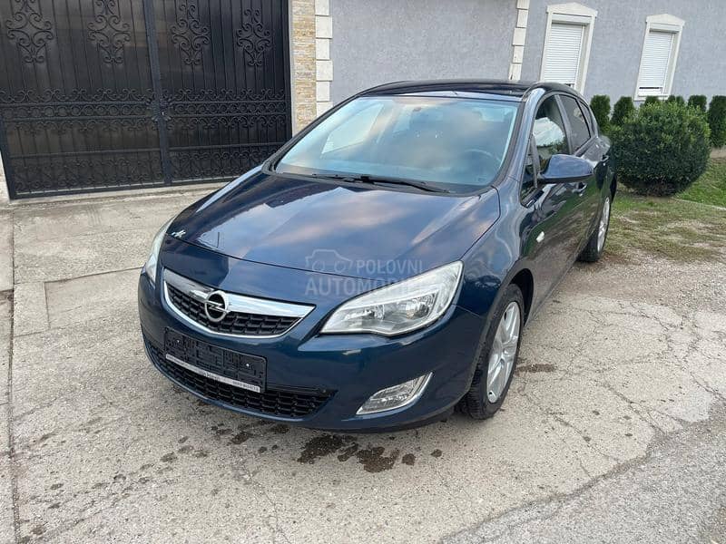 Opel Astra J  Opel Astra J