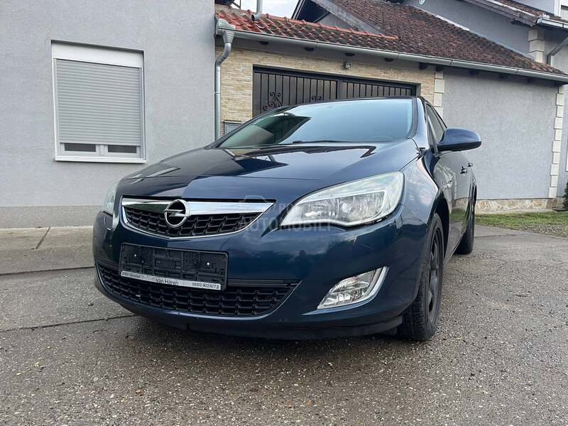 Opel Astra J 