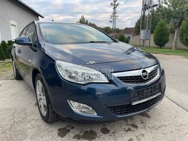 Opel Astra J 