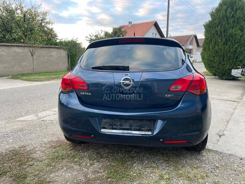 Opel Astra J  Opel Astra J