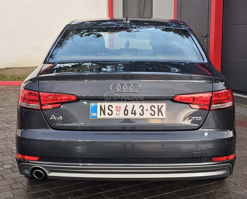 Audi A4 //S-LINE