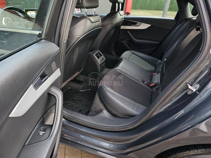 Audi A4 //S-LINE