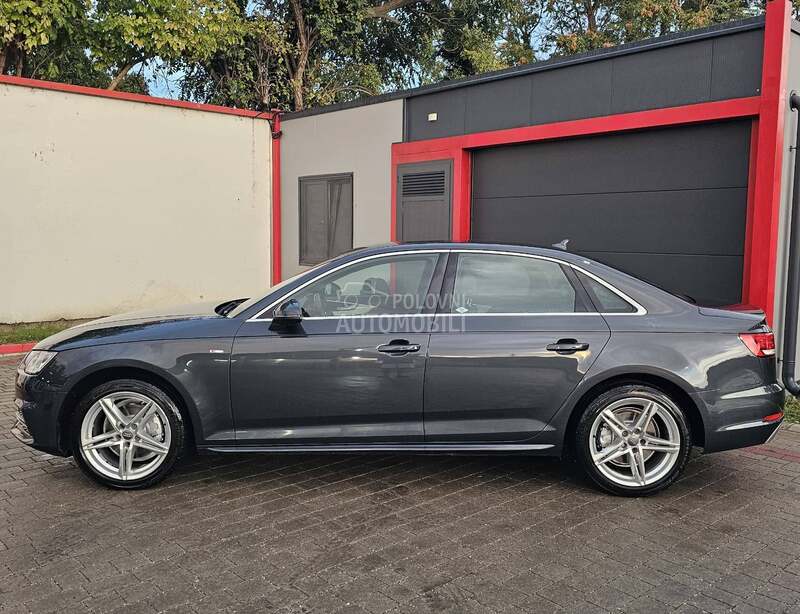 Audi A4 //S-LINE